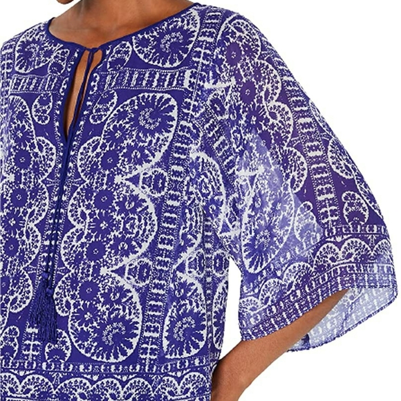 Nanette Lepore
Printed Silk Split-Neck Top Large - Picture 3 of 10